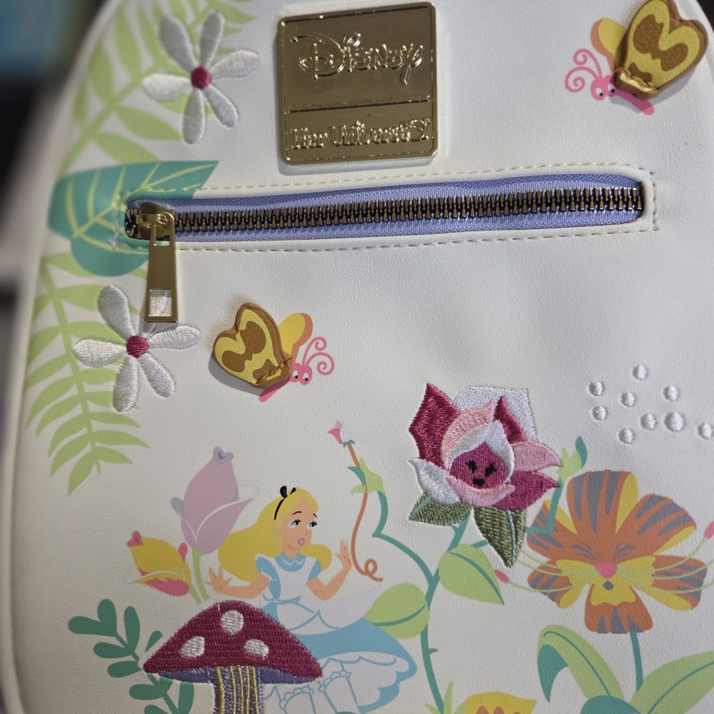 🍍Disney Alice Backpack